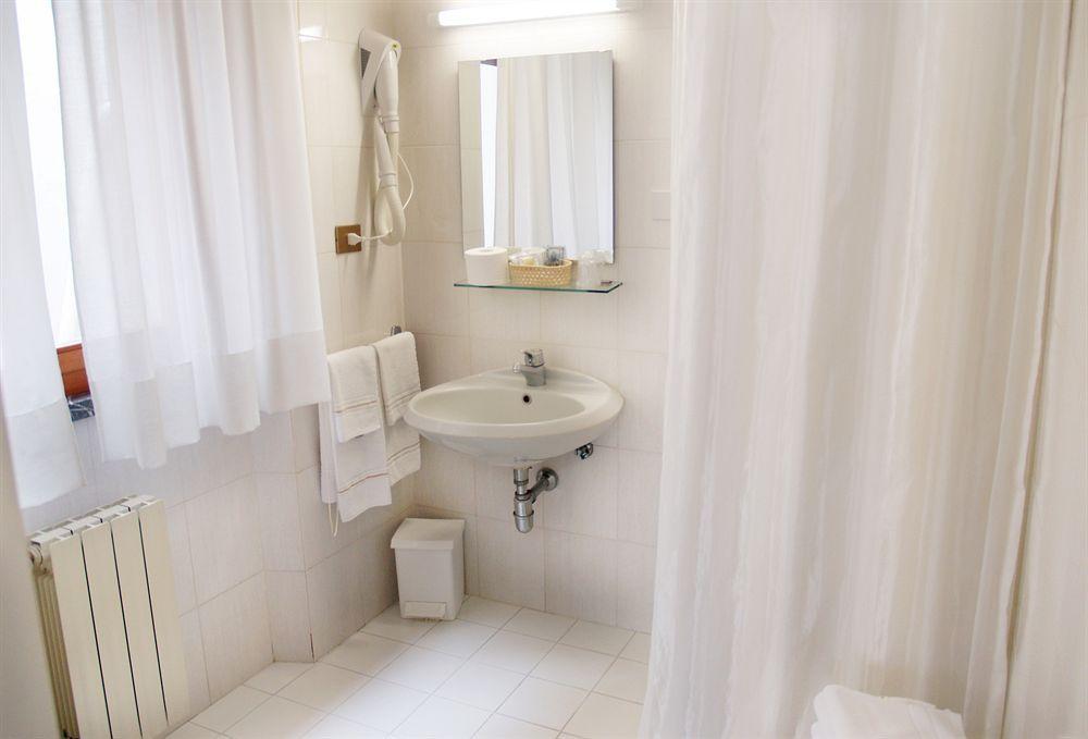 Gemini Camere E Suites Гросето Екстериор снимка